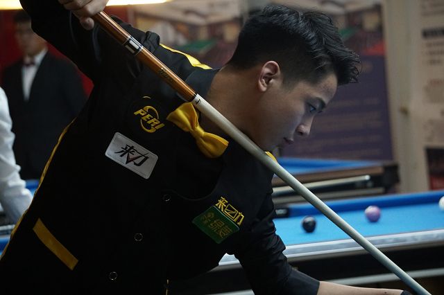 灯交织成一 灯交织成一