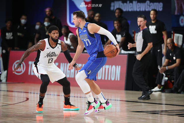 在左外野预 在左外野预